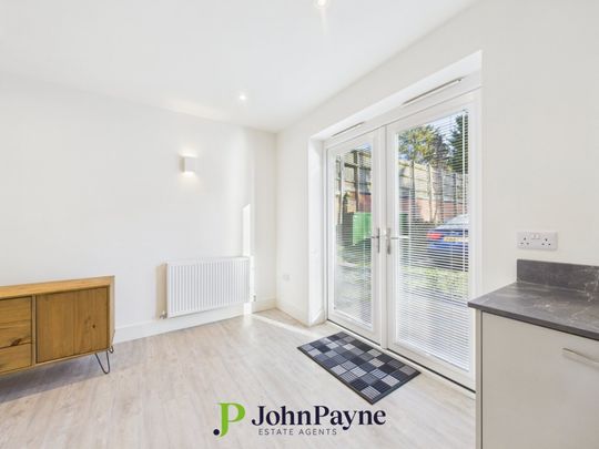 Warwick Road, Coventry, West Midlands, CV3 6AG - Photo 1