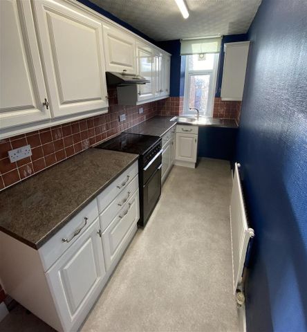 2 bedroom flat to rent - Photo 4