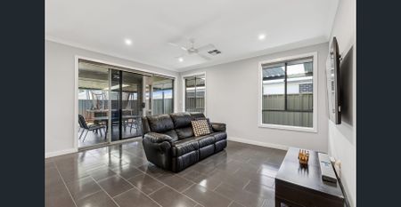 Versatile Dual Wing 4 Bed Home - Photo 2