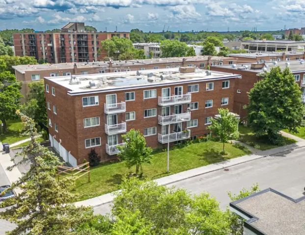 7790 Av. Trémolières | 7790 Avenue Trémolières, Anjou - Photo 1