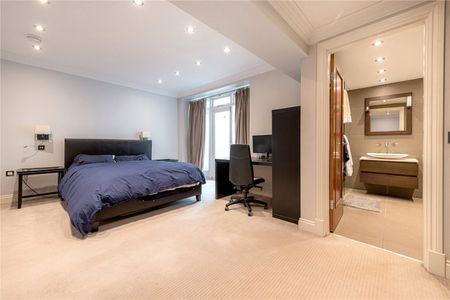 Beautiful Apartment Arranged Over Two Floors Close To Hyde Park - Photo 2