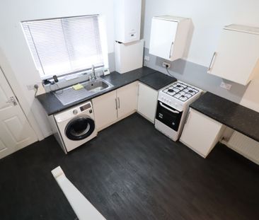 2 Bedroom End Terraced House To Rent - Photo 1