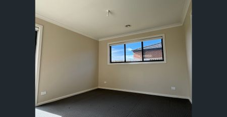 Family Home – Quiet Street Location - Photo 3