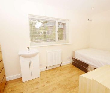 Redshaw Close, Fallowfield, Manchester, M14 - Photo 5