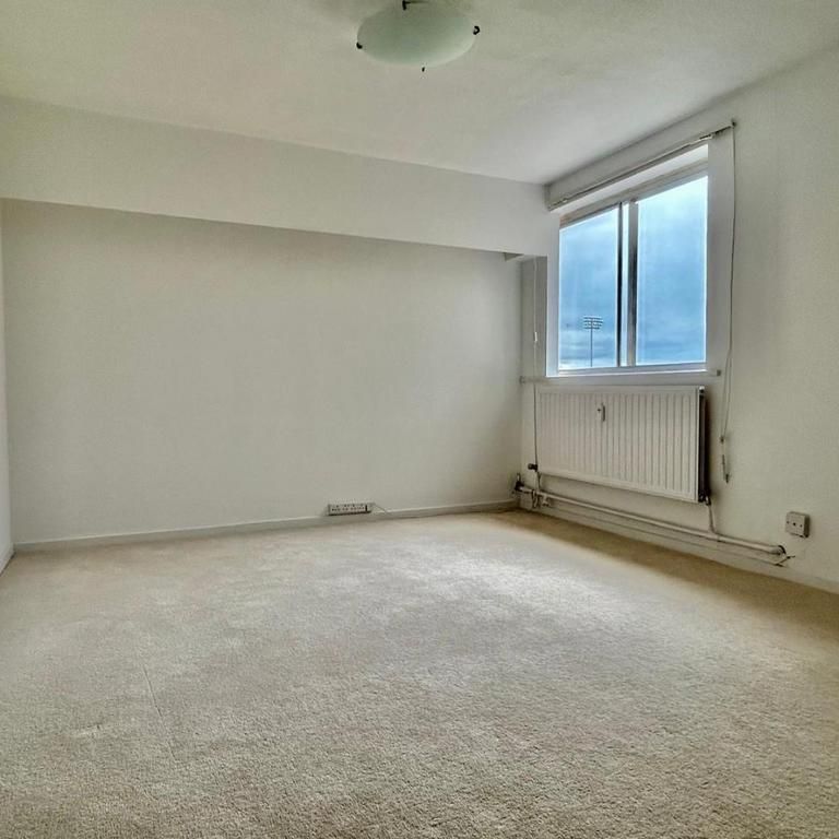 3 bedroom flat to rent - Photo 1
