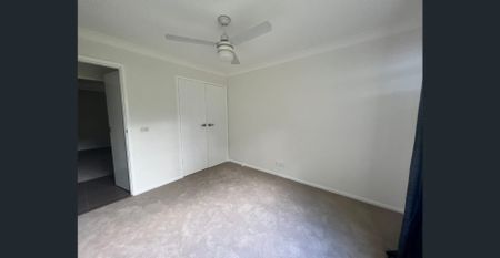 Large Family Home! - Photo 2