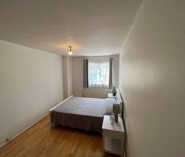 Room in a Shared House, Usk Road, SW11 - Photo 1