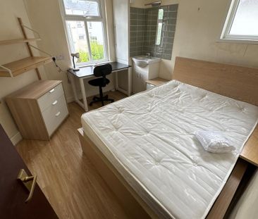 5 bedroom terraced house to rent - Photo 4