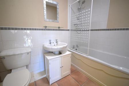 2 bedroom flat to rent - Photo 5