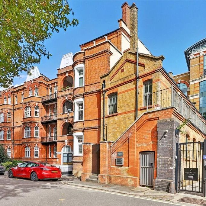 2 Bed End Terrace, Whiteleys Cottages, W14 - Photo 1