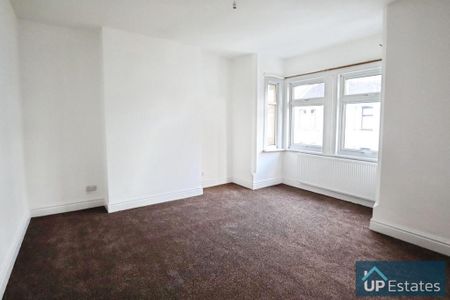 4 bedroom terraced house to rent - Photo 2
