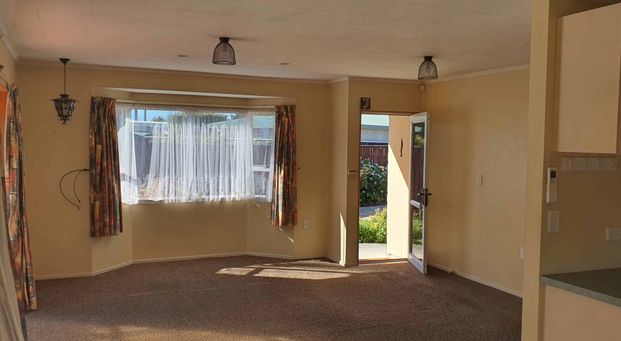 HOGG CRES, MASTERTON 2 BEDROOMS - $485 P/W - Photo 1