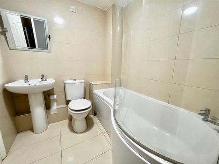 Sandringham Court, Sheriffs Close, Felling, Gateshead - Photo 2