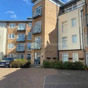 2 bedroom property to rent in St Neots - Photo 1