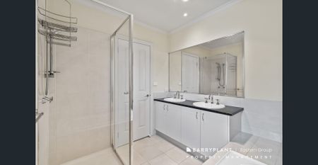 Well-appointed Three-Bedroom Townhouse - Photo 5