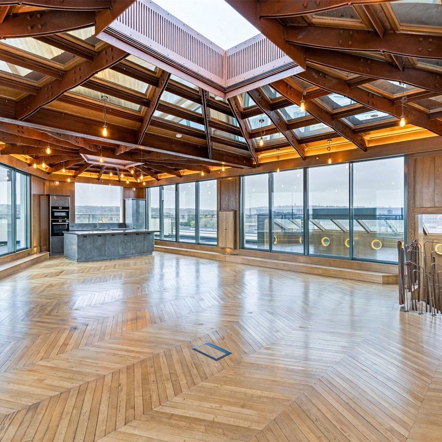 Holmes Road, Kentish Town, London, NW5 flat - penthouse to rent - Photo 1