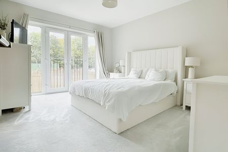 4 bedroom detached house to rent - Photo 4