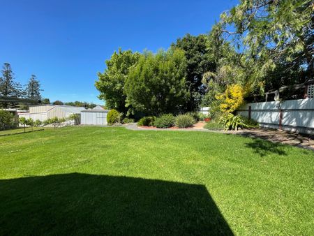 Four Bedroom Home!! - Photo 4