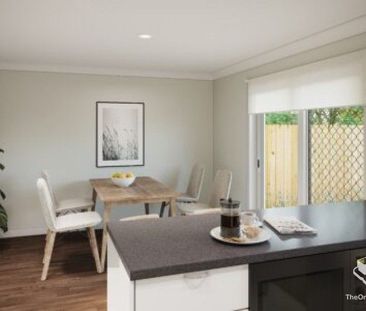 3 Bedroom Townhouse, 2 car garage, 2 living - Photo 3