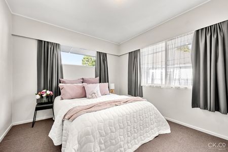 2-Bedroom Home in Trentham - Photo 2