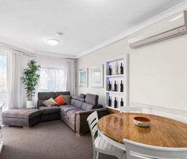 Fully Furnished Apartment in the Heart of Coolangatta - Photo 1