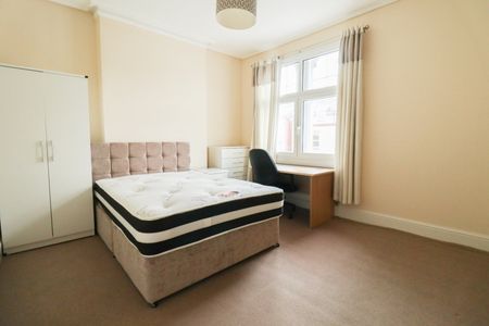 2 Bed Flat, South Knighton Road, LE2 - Photo 3