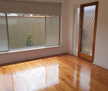 Beautiful 2 Bedroom Private unit! - Photo 1