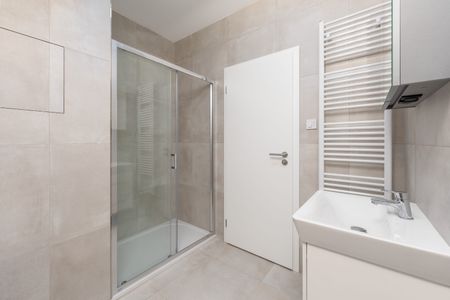 Pronájem bytu 1+kk a garsoniéry 33 m², Gerstelova, Praha - Photo 5