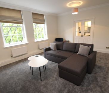 Royal Standard House - Photo 2