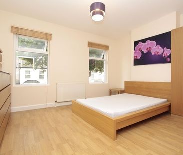 Room in a Shared House, Benson Ave, E6 - Photo 3