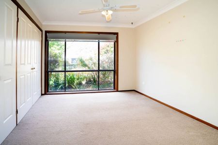 SPACIOUS LIVING AT 13 JEEBA PLACE - Photo 3