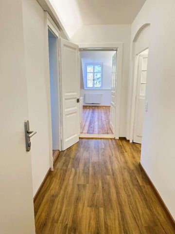 Top-sanierte Dachgeschosswohnung in zentraler Altbaulage - sofort verfügbar - Foto 2