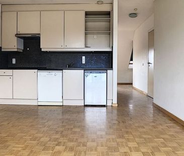 Appartement te huur in Etterbeek voor € 750 met 1 slaapkamer - Photo 1