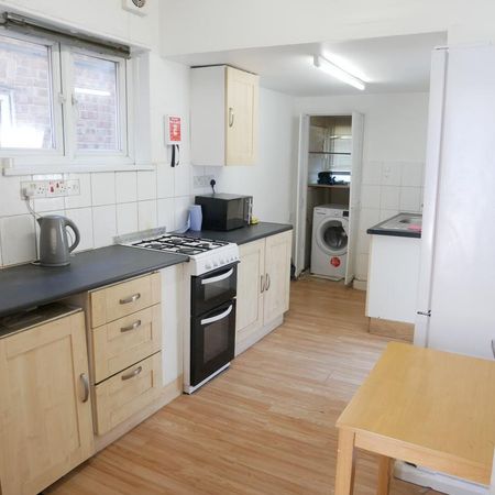 1 bedroom house of multiple occupation to rent - Photo 4