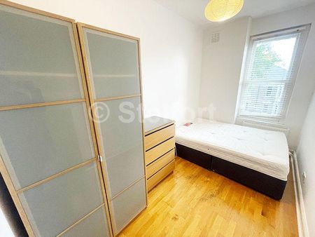 3 bedroom flat to rent - Photo 3