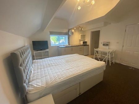 Studio to rent - Photo 2