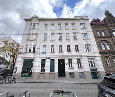 Sanierte 2-Zimmer-Altbauwohnung mit Mini-Balkon - Photo 4