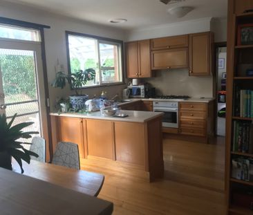 Glen Waverley - Photo 2