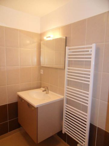 Location Appartement 3 pièces 74m² BAYEUX 14400 - Photo 4