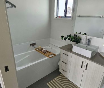 Helensvale - Photo 5