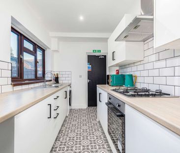 🏠 A Wonderfully Convenient Houseshare in the Heart of Nuneaton - Photo 2