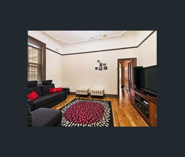 Charming Home in Prime Location - Photo 1