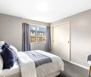 Located on the city fringe this easy-care property is for you! - Photo 3