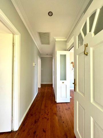 House for Rent in Peakhurst! - Photo 3