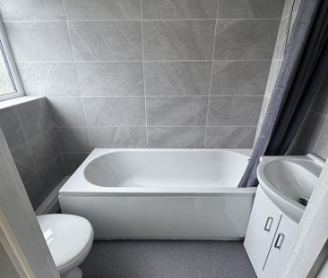 3 bedroom terraced house to rent - Photo 6