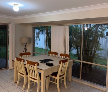 Molendinar - Photo 1