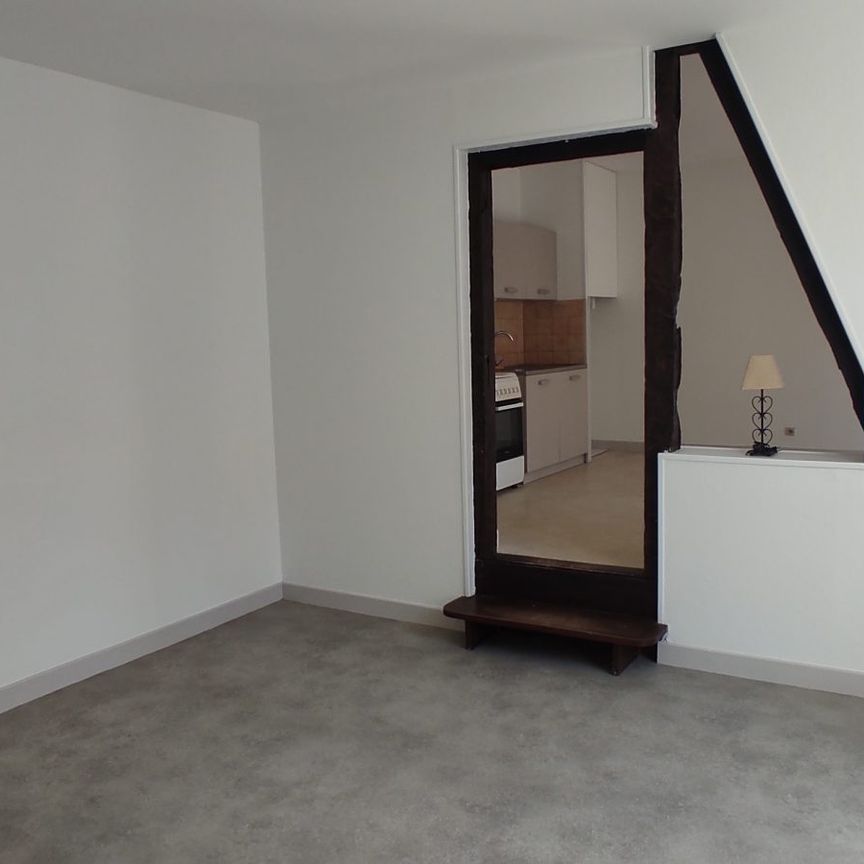 Location Appartement 3 pièces 76m² ARGENTON SUR CREUSE 36200 - Photo 1