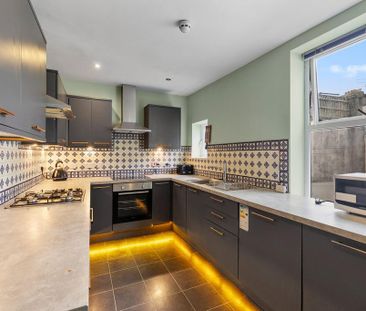 1 bedroom in a house share to rent - Photo 3