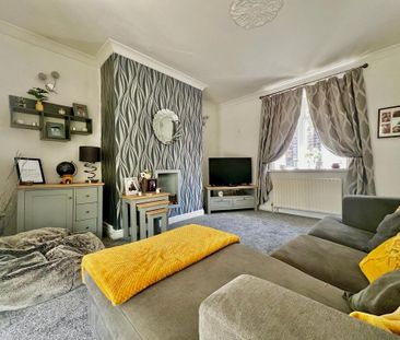 2 bedroom end of terrace house to rent - Photo 4