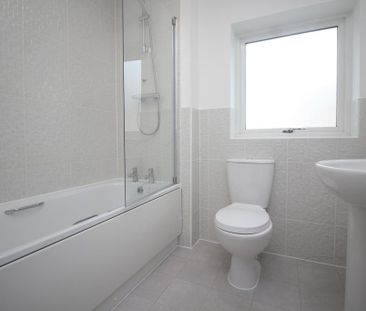 3 bedroom semi-detached house to rent - Photo 6